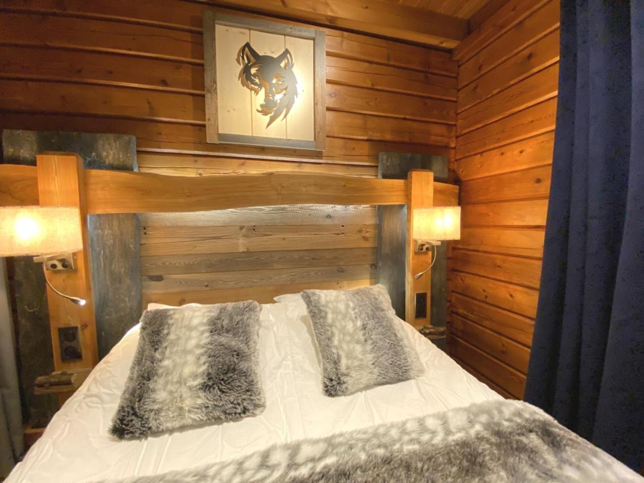 Le Loup En Bois